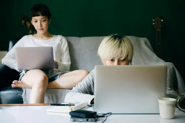 抖音直播时阐述提问互动话术是怎样的?抖音直播卖货怎么提升人流量?