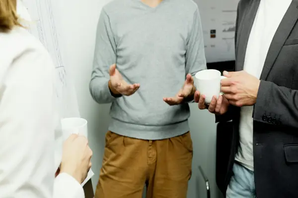 抖音开通商品橱窗功能有什么要求?涨粉的技巧有哪些?