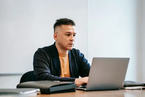 抖音辟谣卡怎么用？抖音官方辟谣专场